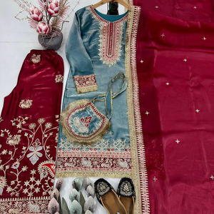 ชุดเสื้อผ้าไหมปักลายหนักแบบดีไซเนอร์ พร้อมงานปักเลื่อมแบบจีน ประดับด้วยเสื้อท่อนบนแบบแฟนซี กางเกงพลลาโซ และผ้าคลุมไหล่ - Product Image 1