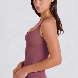 Top Deportivo Corto de Yoga para Mujer, Cuello Redondo, Sin Costuras, Color Sólido, Spandex, Ajuste Holgado, Ropa Deportiva para Adultos, Logotipo Frontal, Secado Rápido, Calidad Premium - Product Image 5