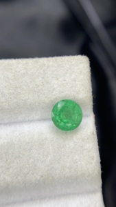 Certified Natural Zambian Emerald Round Shape Cut Stone With Good Luster Loose Gemstone For Making Jewelry 1.14 Carat. - Product Image 6
