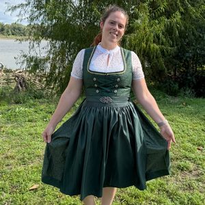 Women's Bavarian Style Dirndl Dress Green Velvet A-Line <b>Mini</b> With Apron V-Neck Short Sleeve Holiday Celebration Costume - Product Image 4
