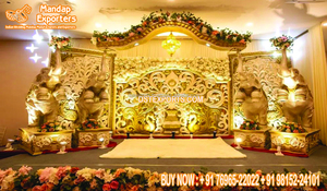 Escenario Abierto para Bodas con Temática de Oro Blanco Elegante, Decoración de Escenario para Recepción de Bodas Hindúes, Escenario Abierto de Estilo Real Dorado para Bodas en EE. UU. - Product Image 3