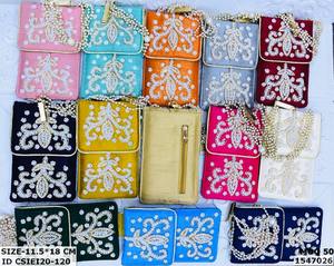 Mini cartera de mano bordada a mano con asa de perlas – Bolsa de fiesta de diseño étnico para mujer en colores surtidos - Product Image 1