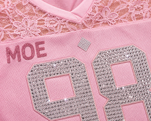 Jersey Corto de Fútbol Americano con Panel de Encaje Rosa, Estilo Y2K, con Letras de Diamantes de Imitación, Malla Chic, Corte Cuadrado, Uniforme Deportivo Personalizado para Mujer - Product Image 2