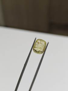 Venta al por mayor de piedra preciosa natural de zafiro amarillo de 5.30 ct con corte cuadrado para anillos y colgantes al mejor precio. - Product Image 2