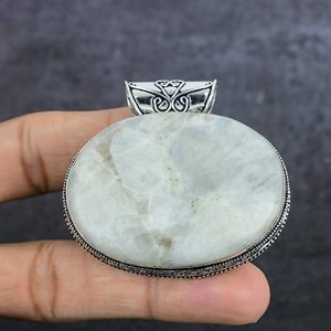 Pendentif Solitaire en Pierre Naturelle d'Huître Épineuse, Plaqué Argent Tibétain, Forme Ovale, Style Bohème Vintage, Bijou Cadeau Anniversaire - Product Image 1