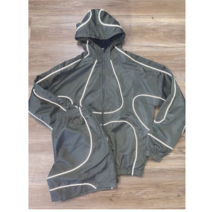 Ensemble de veste deux pièces personnalisé en nylon et polyester, coupe-vent streetwear zippé, survêtement en nylon pour homme - Product Image 3