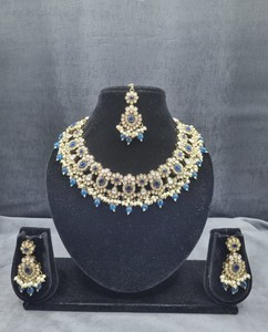 Nuevo diseño chapado en oro tradicional gota perla y piedra tachonado pendiente Mangtika gargantilla collar conjunto y conjunto de joyería para mujer - Product Image 2