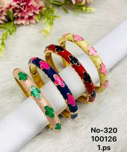 Ensemble de bracelets polyvalents pour femmes, style ethnique rétro, texture en alliage, design coloré tendance, pour les fêtes - Product Image 4