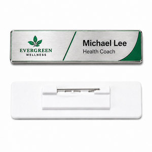 Badges d'identification métalliques personnalisés B2B en acier inoxydable avec support magnétique triple et gravure laser de précision pour hôtels et bureaux - Product Image 4