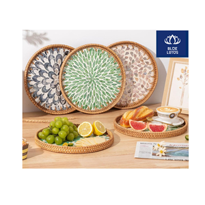 BANDEJA DE RATÁN ECOLOGICA CON INCORPORACIÓN DE CONCHA NATURAL, IDEAL PARA DECORACIÓN DE MESA Y SERVIRO DE DESAYUNO, PRECIO DIRECTO, MÁS VENDIDO - Product Image 1