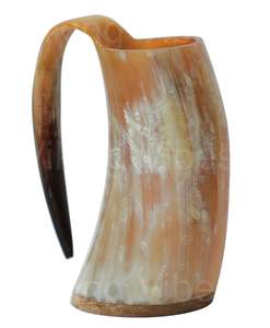 Vibes Viking par Loop : Chope à bière en corne avec base en bois, authentique chope en corne artisanale des Vikings - Product Image 1