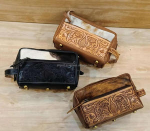 Cartera de Mano Vintage de Cuero Genuino Marrón con Cierre de Cremallera y Botones, Elegante y Práctica para Uso Diario - Product Image 1