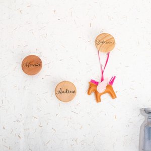 Porte-manteau mural en bois à un seul niveau, barre ronde à crochets, organisateur de vêtements moderne et écologique pour entrée et chambre - Product Image 5