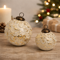 Adornos Navideños de Cristal con Efecto Lavado Blanco y Lámina Dorada Sostenible, Gran Venta | Decoración de Alta Calidad a Precio Competitivo