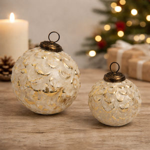 Ornements de Noël en verre effet blanc délavé avec feuille d'or, durables et de haute qualité, à prix réduit, très demandés - Product Image 4