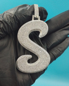 จี้เพชรโมอิสซาไนต์แบบกำหนดเอง ชุบเงินแท้ 925 สไตล์ฮิปฮอป จี้ตัวอักษรชื่อ จี้ตัวอักษรย่อ ผ่านการทดสอบเพชร - Product Image 1