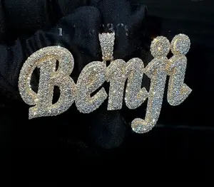 Pendentif personnalisé pour homme en moissanite ronde de 3,50 carats, plaqué or jaune 14 carats - Product Image 1