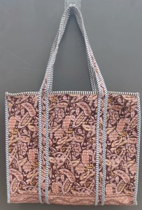 Sacs fourre-tout en coton imprimés à la main, matelassés, traditionnels indiens, faits à la main avec des motifs imprimés à la main - Product Image 2