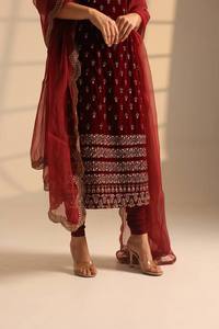 Conjunto de Salwar Kameez Bordado Color Borgoña con Dupatta de Chifón, Traje Indio-Pakistaní para Mujer, Ideal para Bodas y Fiestas - Product Image 5