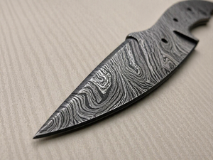 Cuchilla en Blanco Hecha a Mano Personalizada para Cuchillo de Caza Skinner, Hoja Recta con Punta Caída, Acero de Damasco de Grado Industrial, 8 Pulgadas de Largo - Product Image 2