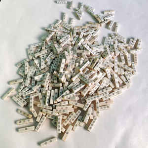 Dés de jeu à quatre faces en os de buffle blanc, fabriqués à la main, de qualité supérieure, pour jeux de table, au meilleur prix - Product Image 1