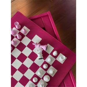 Juego de Ajedrez Azul Estilo Nórdico, Moderno y Lujoso, Tablero de Ajedrez de Cuero Artificial, Elegantes Piezas de Ajedrez de Resina, Decoración de Mesa, Juego de Ajedrez de Regalo - Product Image 5