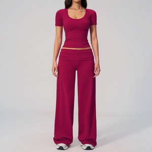 Conjunto de 5 piezas: Top deportivo, camiseta de manga corta, pantalones cortos de cintura alta con pliegue en T, pantalones anchos para gimnasio, entrenamiento, pilates, deportes al aire libre, fitness y yoga para mujer. - Product Image 1