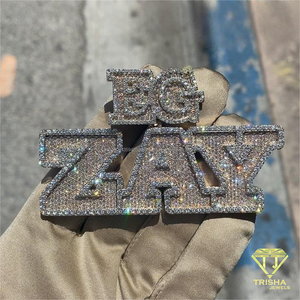 จี้ตัวอักษรสั่งทำแบบ Iced Out เงินแท้ 925 ประดับเพชรโมอิสซาไนต์ สร้อยคอแบบ Statement - Product Image 2
