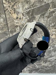 Montre unisexe de luxe à mouvement à quartz, en acier inoxydable, demi-sertie de diamants Moissanite VVS1, avec bracelet en caoutchouc, style antique Hip Hop et lunette. - Product Image 3