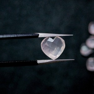 Cuarzo Rosa Natural en Forma de Corazón, Gema Facetada de 10mm, Colgante de Corazón Tallado a Mano, Piedra Suelta, Venta al por Mayor para Fabricación de Joyería - Product Image 2