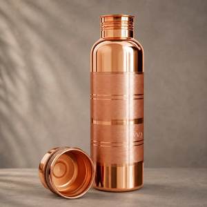 Bouteille en cuivre pur, faite à la main, réutilisable, étanche, compatible lave-vaisselle, avec couvercle à vis, pour l'hydratation quotidienne, les voyages et les activités de plein air - Product Image 1