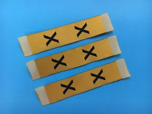 Etiquetas Tejidas de Algodón para Ropa, Forma Rectangular, Amarillas con Patrón de X Negro, Impresión Serigráfica, Borde Cortado con Láser, para Ropa y Calzado - Product Image 1