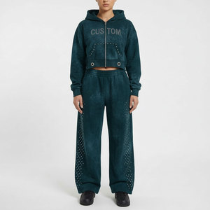 Ensemble sweat à capuche et pantalon de survêtement vintage effet vieilli – Design irrégulier avec fermeture éclair et strass thermocollés, coupe ample unisexe - Product Image 1