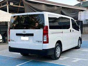 Fourgon de transport multiplaces d'occasion 2021, série Commuter - Product Image 2