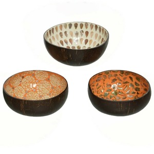 <b>Cheap</b> Wholesale Handmade Colorful Lacquer Coconut Bowl With Engraved Logo For Kitchenware and <b>Gift</b> Decoration - Product Image 3
