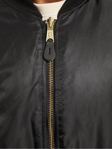 เสื้อแจ็กเก็ตบอมเบอร์สำหรับผู้ชายเสื้อแจ็กเก็ตบอมเบอร์ไนลอนกันลม - Product Image 4