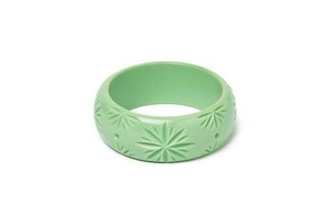 Pulseras de Resina Hechas a Mano, Accesorios de Moda Premium para Mujer, Impresión Digital, Color Liso, Marca TCE, Venta al Por Mayor, Exportación - Product Image 3