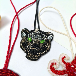 Porte-clés ethnique perlé, accessoire bohème élégant pour sacs, sacs à dos, voitures, broderie de perles colorées inspirée du Feng Shui - Product Image 6