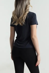 เสื้อยืดแขนสั้นผู้หญิง Ever Glow Plus Size ระบายอากาศได้ดี ป้องกันการเป็นขุย เป็นมิตรกับสิ่งแวดล้อม แห้งเร็ว สไตล์ลำลอง คอกลม สำหรับผู้ใหญ่ - Product Image 6