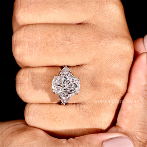 Bague de fiançailles en or massif 14K 18K avec diamant de laboratoire taille coussin certifié IGI, trois pierres et diamants latéraux taille trilune - Product Image 2