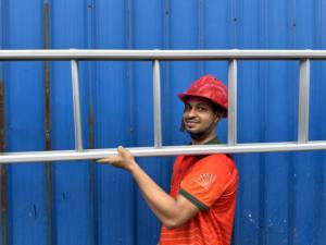 Échelle en aluminium facile à transporter avec une structure légère mais solide. - Product Image 2