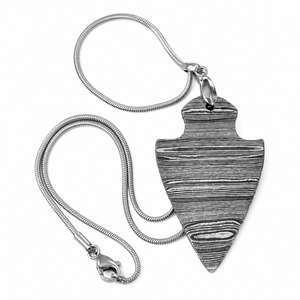 Collar con Colgante de Metal Hecho a Mano con Diseño de Punta de Flecha Texturizada, Estilo Moderno y Exquisito - Product Image 1