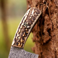 Couteau de chasse et de survie EDC en acier Damas personnalisé, lame fixe, manche en corne de cerf, pour le camping et la survie en extérieur