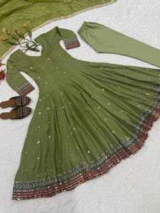 Vestido Anarkali de Seda Vichitra NC de Diseño Exclusivo para Mujer |   Vestido Largo Bordado con Falda Amplia y Dupatta |   Boda - Product Image 5