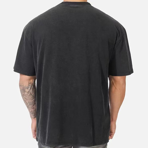 T-shirts tricotés surdimensionnés pour hommes en gros, logo personnalisé, 100 % coton, séchage rapide, respirant, épaules tombantes, imprimé, streetwear de luxe - Product Image 3