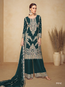 Nouvelle arrivée : Salwar Kameez pakistanais en pure viscose et soie chinon, avec broderies lourdes et cordons, pour la vente à l'exportation - Product Image 4