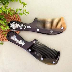 Peine de Cuerno de Búfalo/Buey 100% Natural, Moderno, Hecho a Mano, Ecológico, Amigable con la Piel, de Alta Calidad, para Peinado Profesional, Personalizado en India - Product Image 2