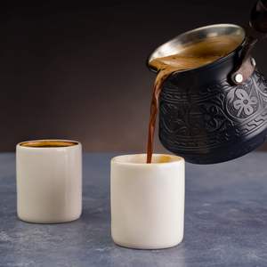 Cafetera Moderna de Metal de Grado Alimenticio en Color Negro, Ecológica y Económica para Cafetería y Cocina - Product Image 1