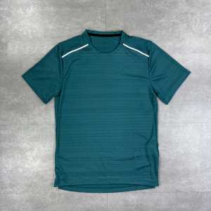 Conjunto de Camiseta y Pantalones Cortos Ligeros y Transpirables para Hombre, Ropa Deportiva de Verano Personalizada OEM, Conjunto de Fitness para Gimnasio con Elasticidad en Cuatro Direcciones - Product Image 2