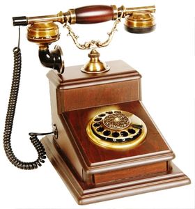 Téléphone en métal d'inspiration vintage pour collection de décoration rétro, offrant un attrait visuel saisissant et une fabrication durable - Product Image 6
